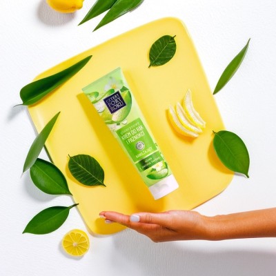 Cztery Pory Roku Aloes & Zielona Herbata nawilżający krem do rąk i paznokci 130ml