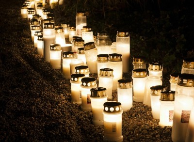 Bolsius Maria Modląca znicz z metalowym deklem 12 sztuk