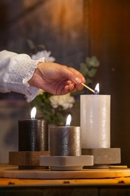 Bolsius Rustic Shimmer Złota świeca dekoracyjna 190/68 mm