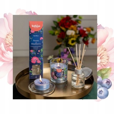 Bolsius Floral Fusion Piwonia i Borówki świeca zapachowa 80/72 w szkle z wieczkiem