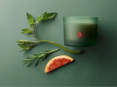 Bolsius True Joy Botanic Freshness świeca zapachowa w szkle 66/83 z korkowym wieczkiem