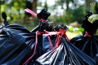 Sipeko worki na śmieci z taśmą ściągającą czarne 25mic / 50x60cm / 35 litrów / 15 sztuk