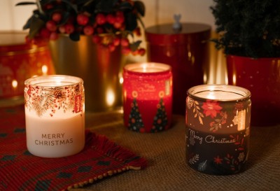 Bolsius Silent Night świąteczna świeca zapachowa w szkle 82/68 - Orzechy i Wanilia