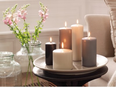 Bolsius Essentials Mroźna Biel świeca pieńkowa 200/68mm