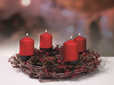 Bolsius Essentials Aksamitna Czerwień świeca pieńkowa 120/58mm