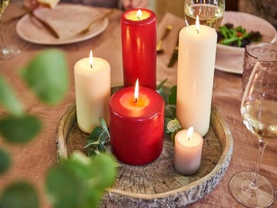 Bolsius Essentials Aksamitna Czerwień świeca pieńkowa 120/58mm