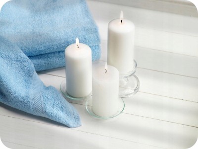 Bolsius Essentials Mroźna Biel świeca pieńkowa 150/58mm