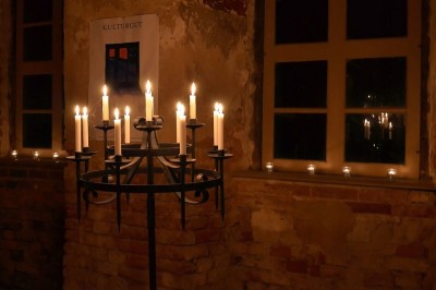 Bispol Aura s1-66 BIAŁA świeca stołowa prosta -  6 sztuk